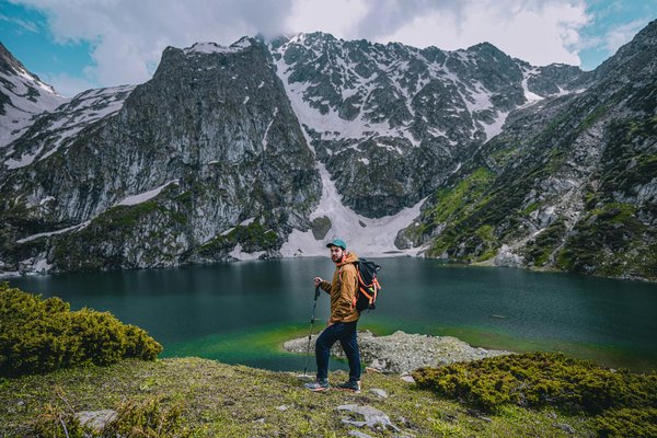 Quels sont les meilleurs conseils pour une randonnée dans les montagnes de l'Altaï, Mongolie : équipements et itinéraires ?